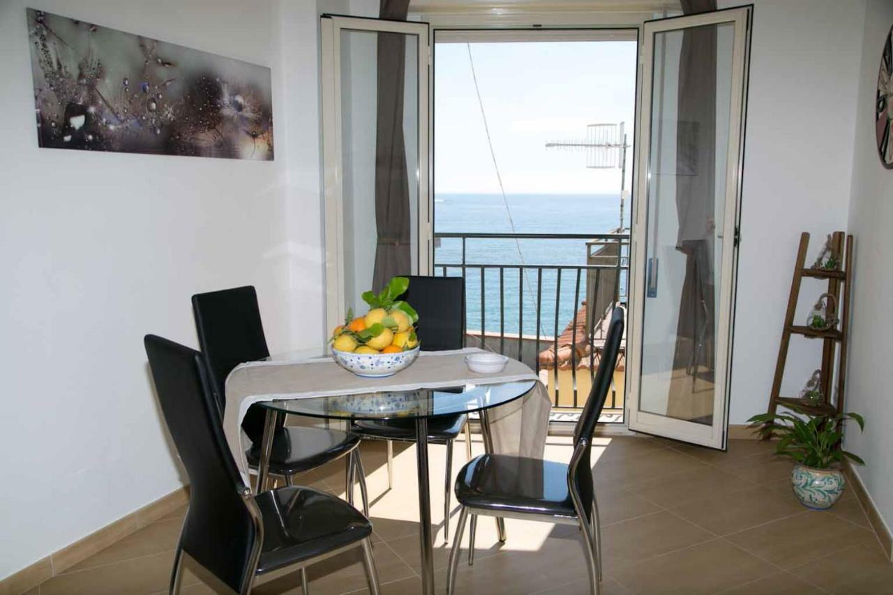 Lolita Holidays Giardini Naxos Exterior photo