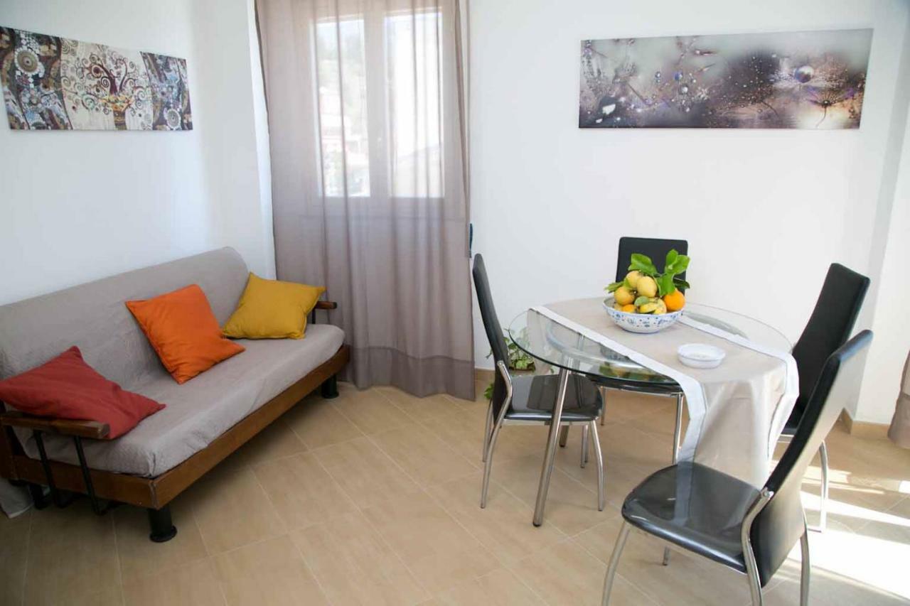 Lolita Holidays Giardini Naxos Exterior photo