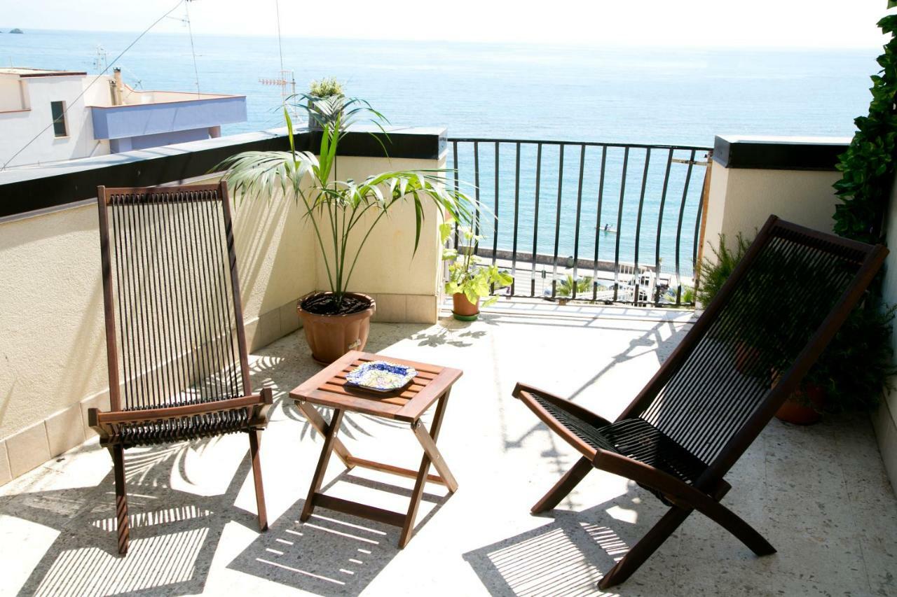Lolita Holidays Giardini Naxos Exterior photo